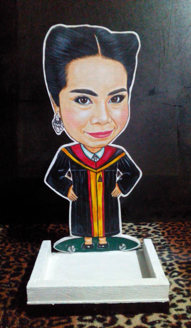 วาดภาพเหมือนขาวดำ วาดรูปเหมือนสี วาดภาพ วาดคน วาดการ์ตูน วาดราคาถูกส่งฟรี วาดวันรับปริญญา วาดวันแต่งงาน วาดด่วน วาดรวมกรอบ วาด ภาพ การ์ตูน ภาพเหมือน รูปเหมือน 439